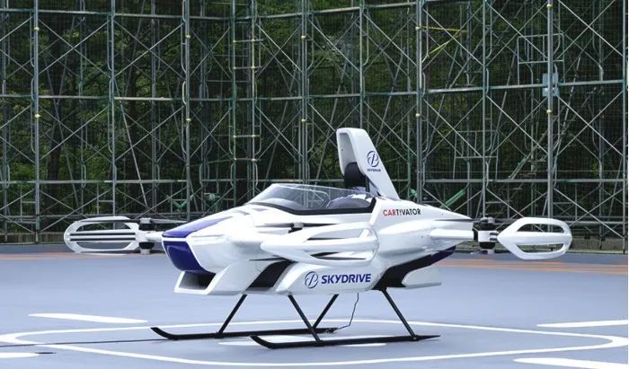 日本skydrive电动载人飞行器进行公开演示
