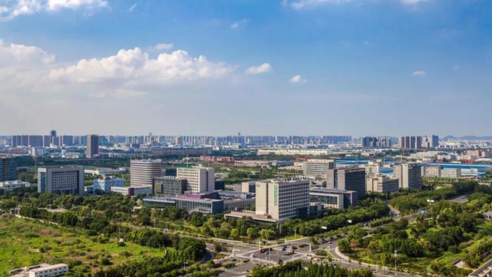 成都的经济总量跟无锡比谁高_无锡经济开发区范围图