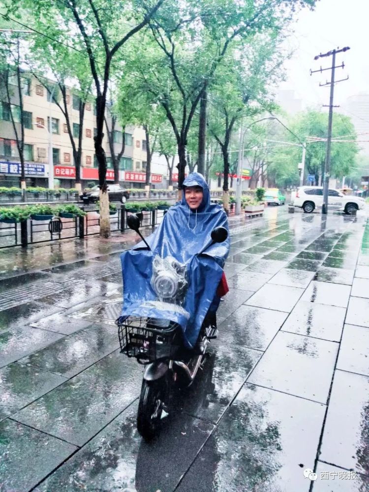 今早,西宁的雨真大,这个地方下了89.6毫米