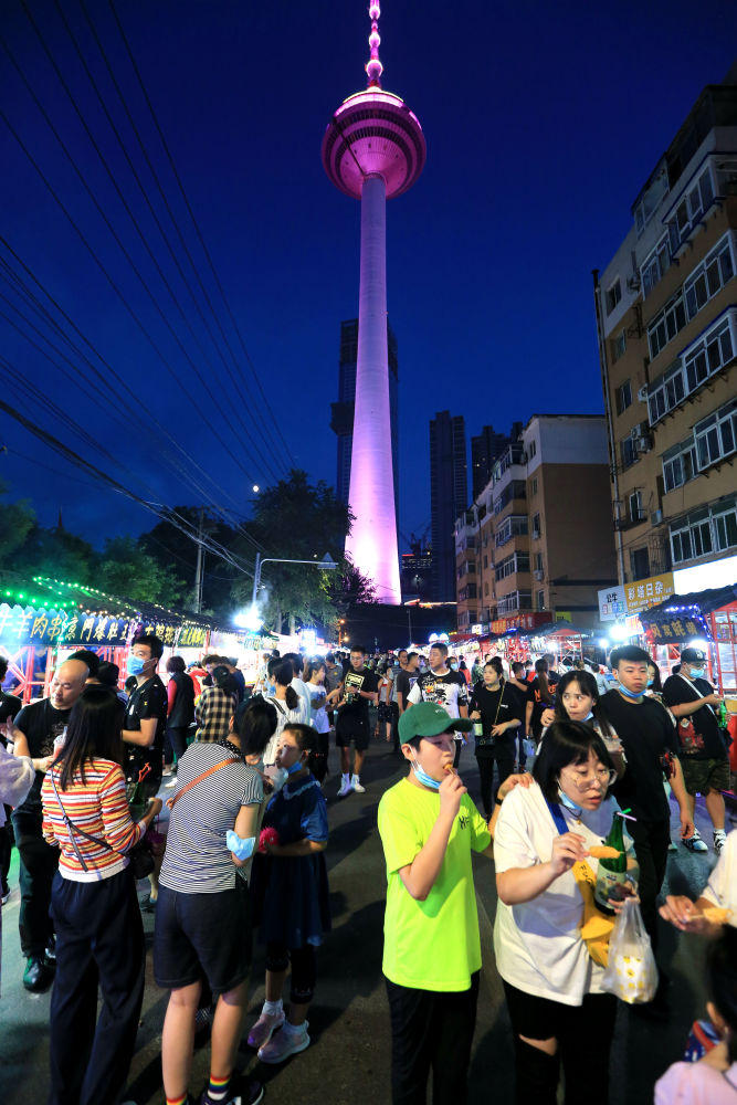 辽宁沈阳彩塔夜市欣欣向荣