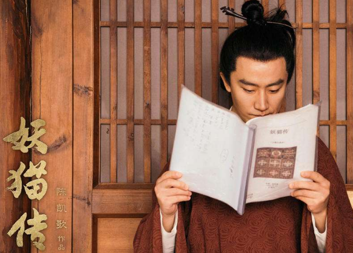 坎坷的黄轩12岁父母离婚错失张艺谋电影角色爷爷奶奶都去世