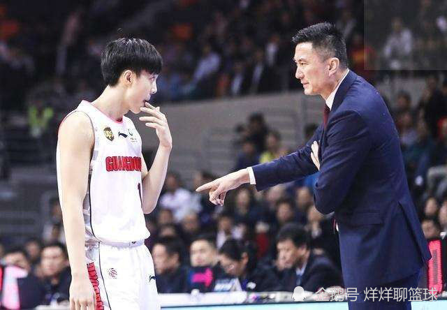 胡明轩的成长离不开杜锋的贴心栽培