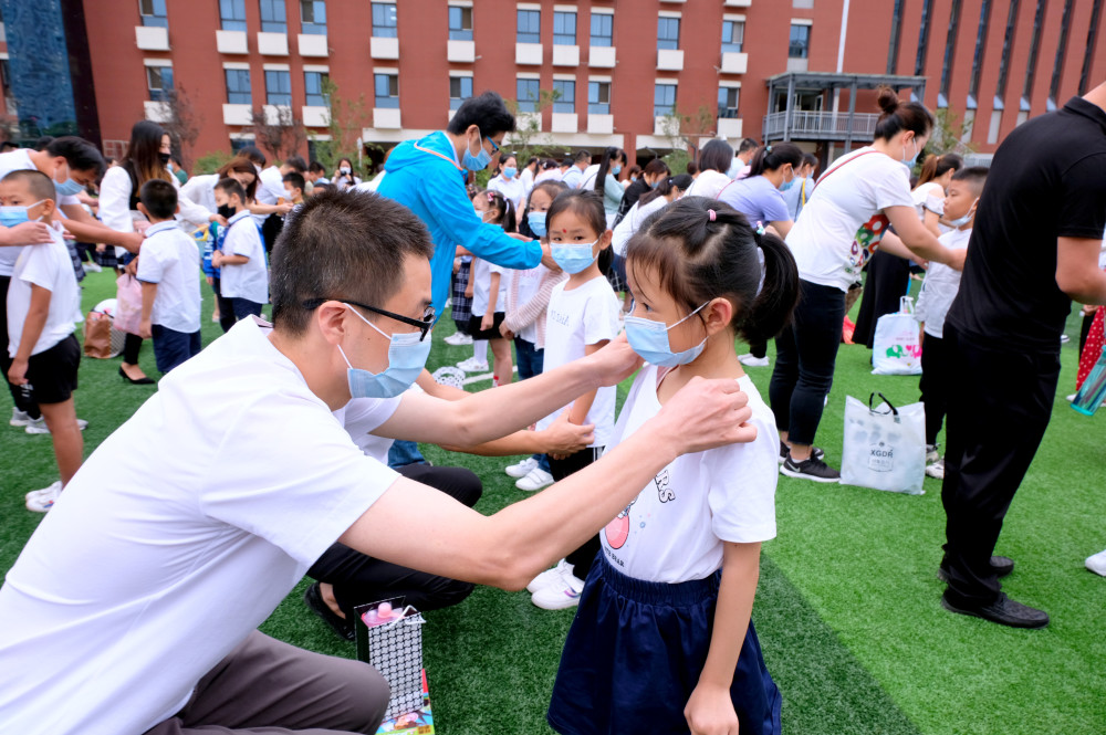 守望成长,放飞梦想-西安航天城第三小学2020级新生入学礼