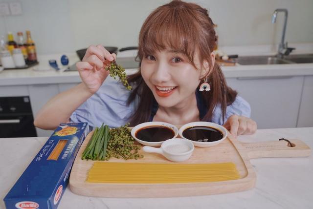 大胃王mini粉丝手撕央视 后者揭开吃播套路 大胃王要凉凉