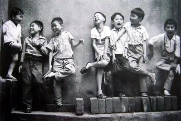 80后集体奔四,现实扎心!说好了只许看,不许哭!