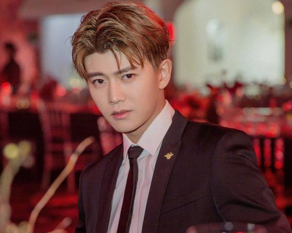 任嘉伦:不会跳舞的乒乓球运动员,不是好演员