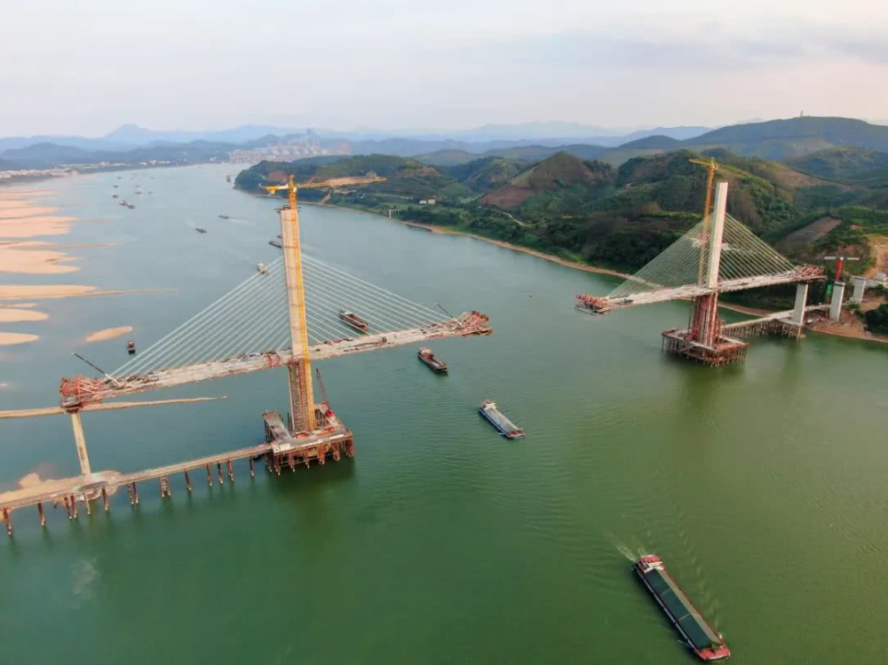 期待西江特大桥10月合龙怀阳高速全线年内通车