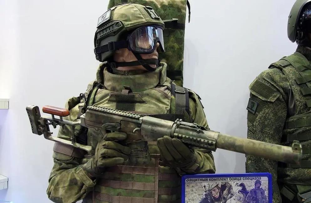 俄罗斯特种部队训练满配ak步枪不算啥全身欧美式装备是咋回事