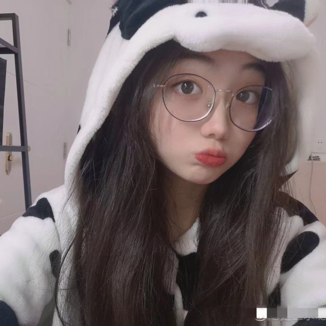不比腐团儿"漂亮?17岁满天星姐姐自拍一张侧脸照片,颜值看傻百万网友