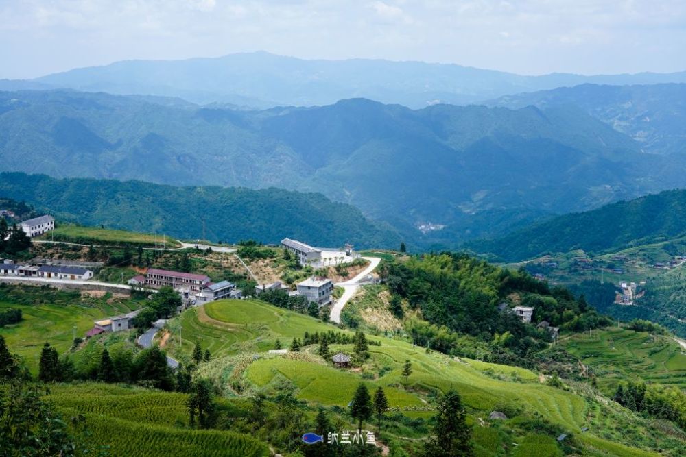 虎形山-花瑶风景名胜区位于湖南邵阳市隆回县东北部,雪峰山脉东麓,地