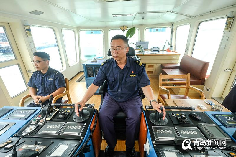 从水手成长为"巨轮领路人!他是山东港口青岛港的拖轮专家