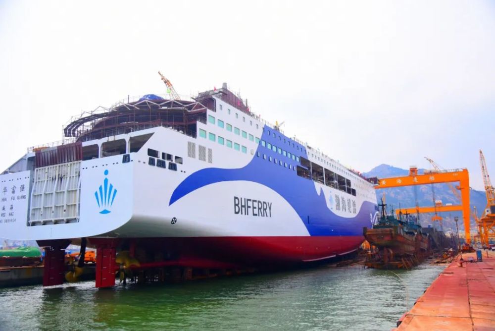 中华富强号,黄海造船新建大型豪华客滚船试航