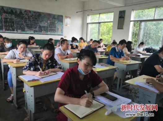 湖北京山坪坝镇小学开学工作井然有序
