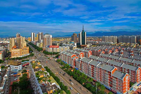 在南朝梁武帝时期,龙海市首次置县,直到1993年时"龙海县"正式被批准