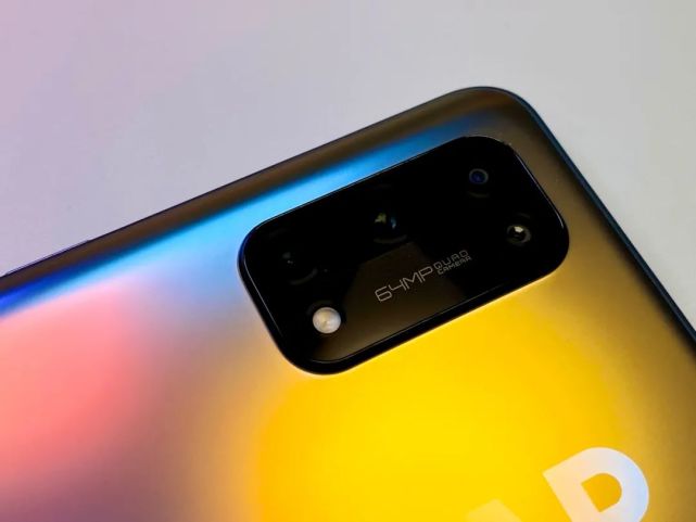 realme 真我x7 pro:当"越级性能"遇上"潮玩设计"