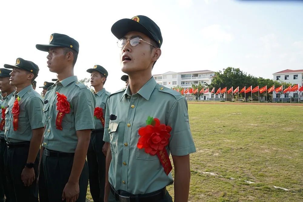 "我是一名光荣的退役兵,我宣誓……" 耳边却是退伍誓词 砺三界,战洪魔