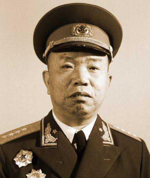 1955年授衔时,司令员授中将,副手反而成大将,背后有何
