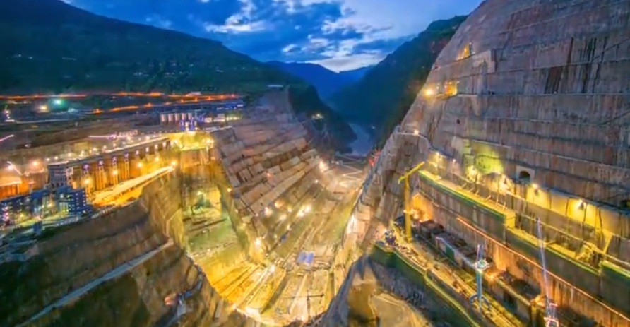 专访《中国2098》