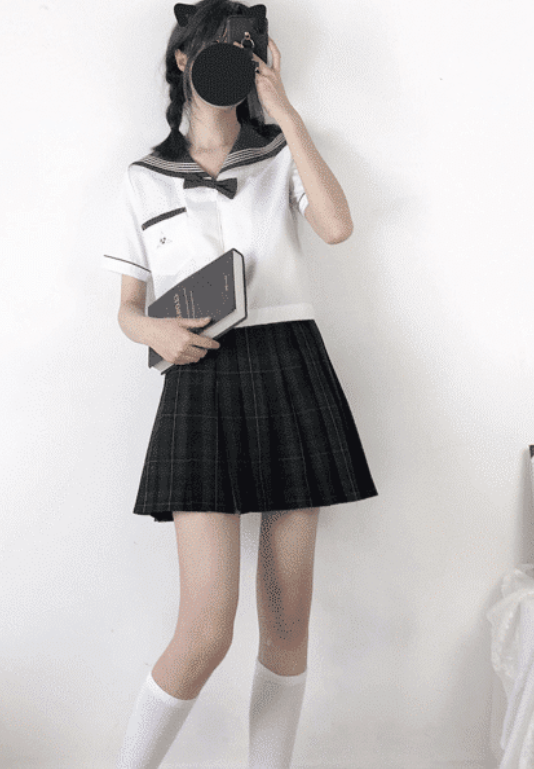 对jk少女来说,20cm和30cm以及过膝袜,穿多少长度的jk袜最显瘦