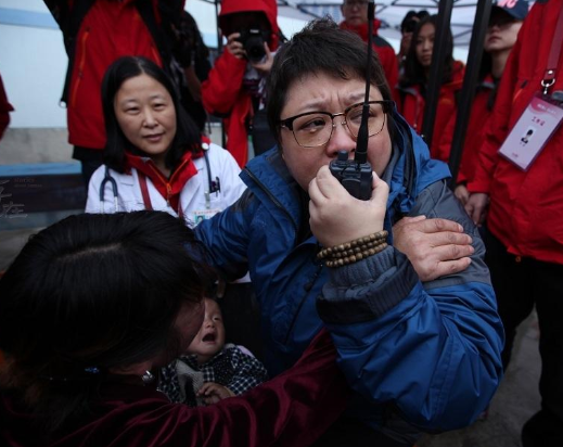 韩红减肥成功!身材瘦到完全撑不住衣服,网友直呼模样大变认不出