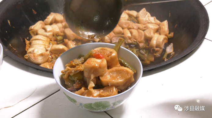 【涉县融媒微视频】涉县美食记:菜锅小卷儿