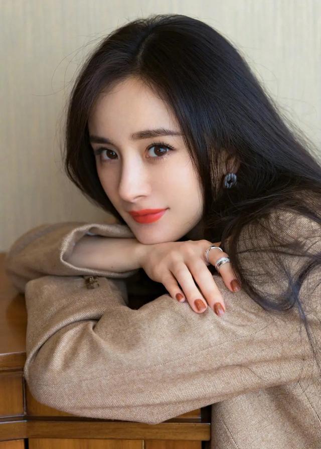 女神杨幂:第7773期气质潮流美图欣赏