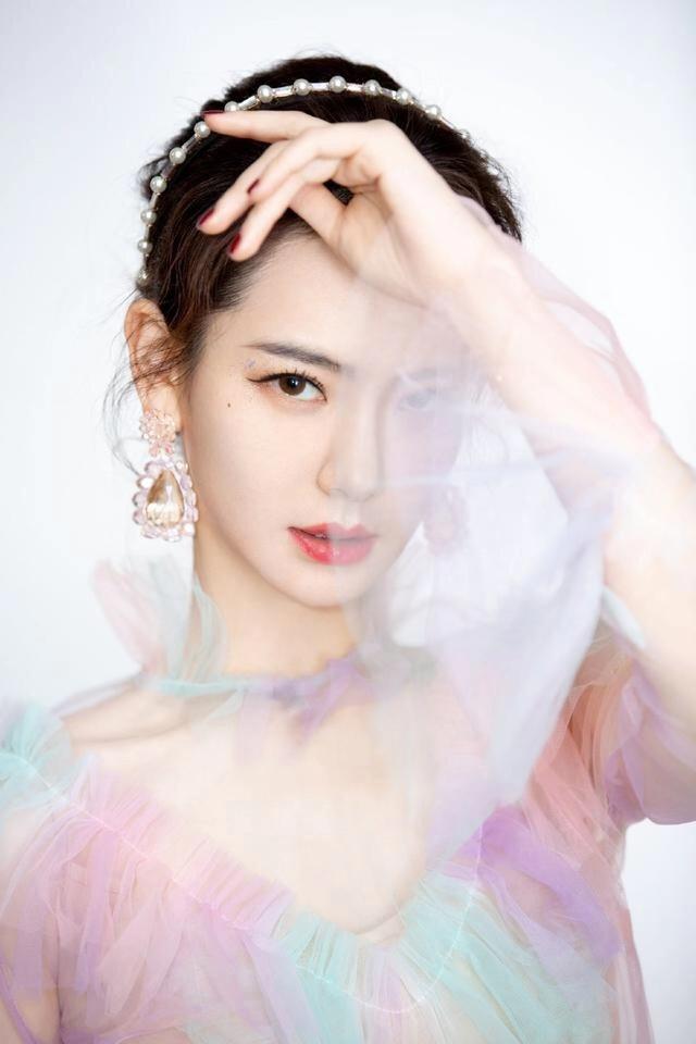 女神戚薇第4242期时尚潮流穿搭美图