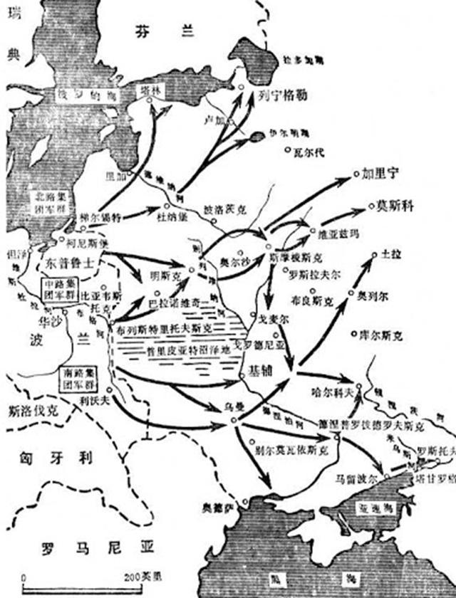 工业区为德军所用,继而兵分两路进攻伏尔加河工业区和高加索工业区,为