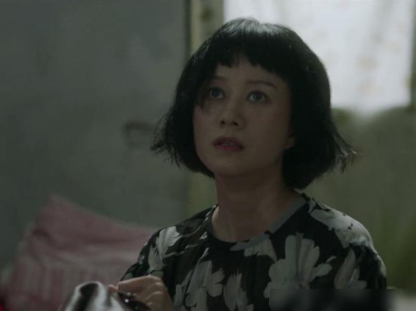 《摩天大楼》钟洁:一位惨遭家暴,被恶魔pua至死的不幸女人