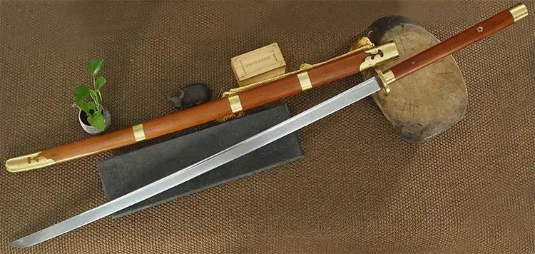 明朝时期戚继光将日本刀和中国传统意义上的长刀进行了融合,创造出了