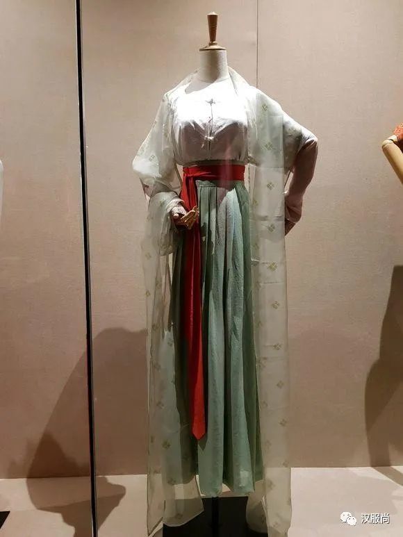 汉服儒化,传承两千多年的儒家文化具象在衣裳之上