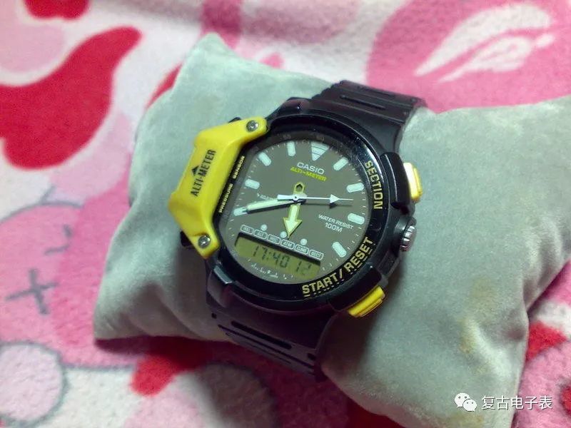 推土机式的传感器双显登山表——casio alti-meter aw