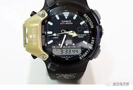推土机式的传感器双显登山表——casio alti-meter aw