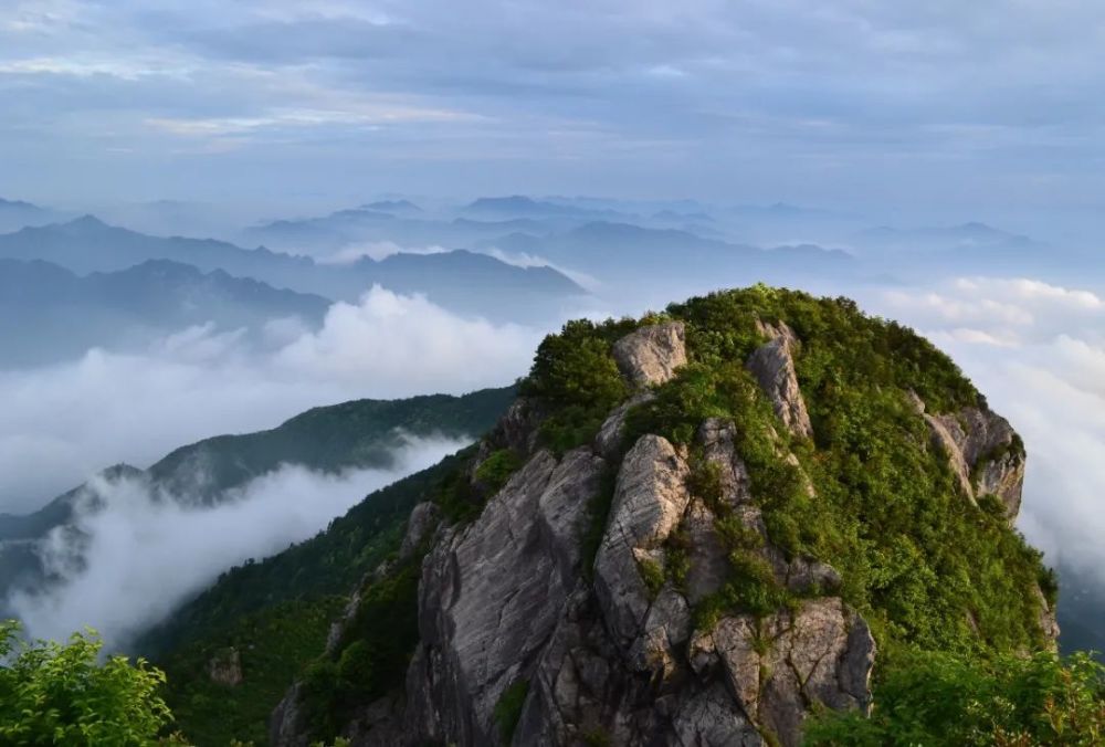 敕木山冬景 一说到 海拔1519米的敕木山,不管是夏日选择的避暑地