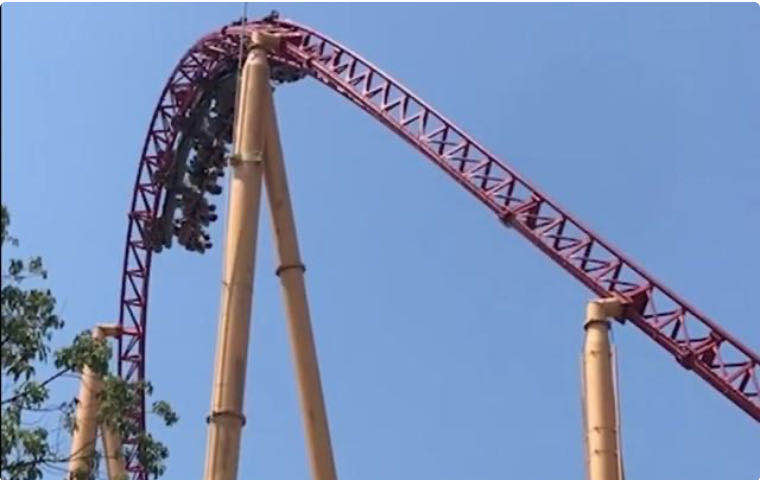 游乐园过山车发生故障：20名游客空中倒挂一个多小时