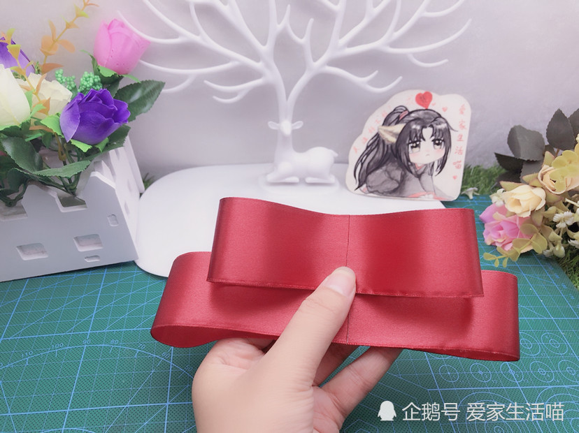 蝴蝶结发夹怎么戴（蝴蝶结发夹的蝴蝶结怎么打开）