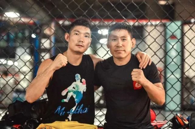 "散打一哥"付高峰mma首秀,杀入铁笼!