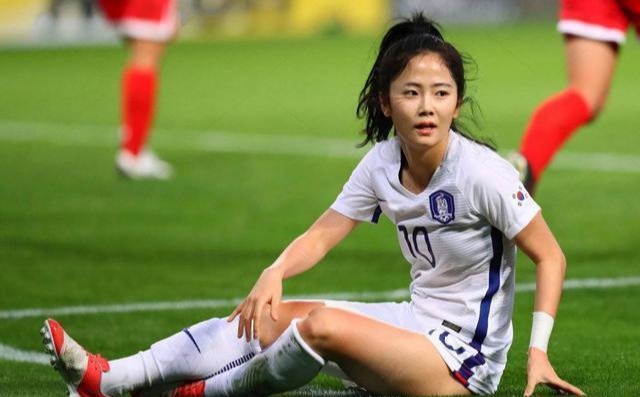 中国熊熙和韩国李玟娥谁是亚洲最美女足球员?多图比较,美不胜收