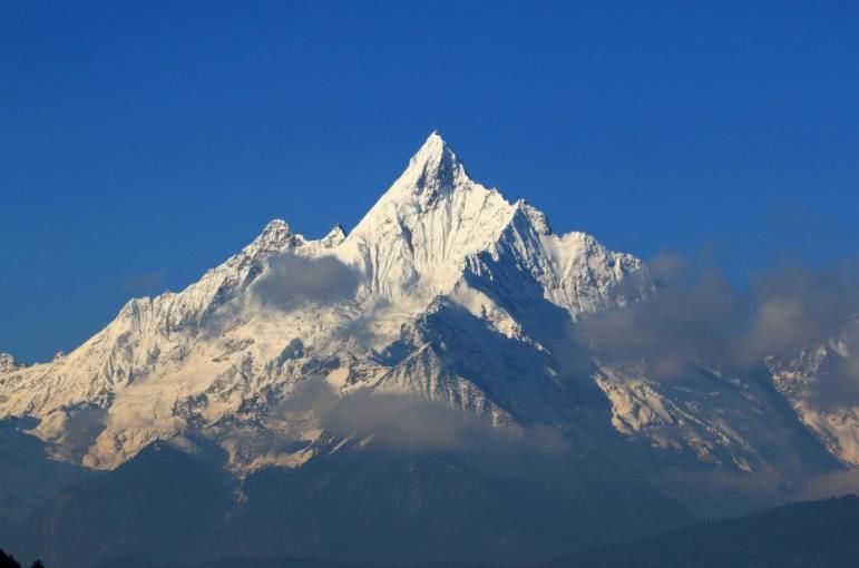 中国最美的十大山峰,风景胜似人间仙境,你去过几座?