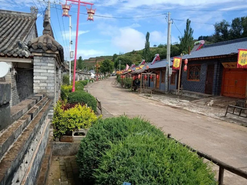 形成一幕壮观的 水帘 20 新和村 地址:固原市隆德县陈靳乡 新和村人