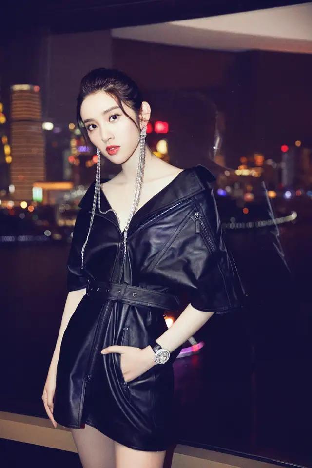 唐艺昕:第7389期时尚潮流美图欣赏