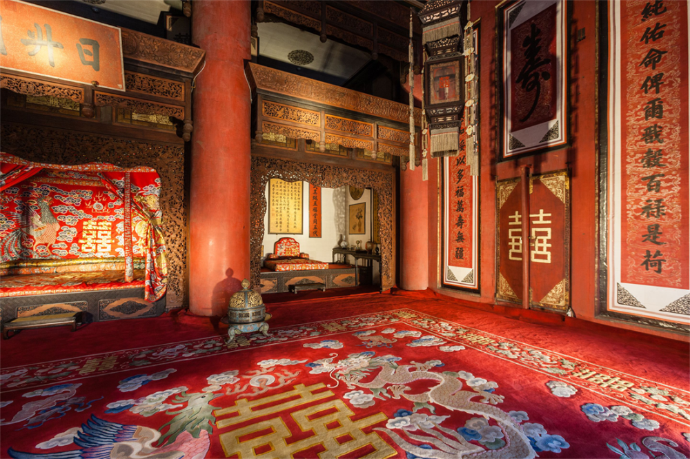 最具有典型性的样例,应是顺治十二年仿盛京清宁宫改建的紫禁城坤宁宫