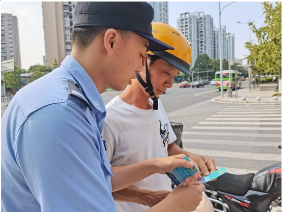 长江禁渔|巴南公安发动外卖小哥参与长江禁渔宣传 织密社会宣传网络