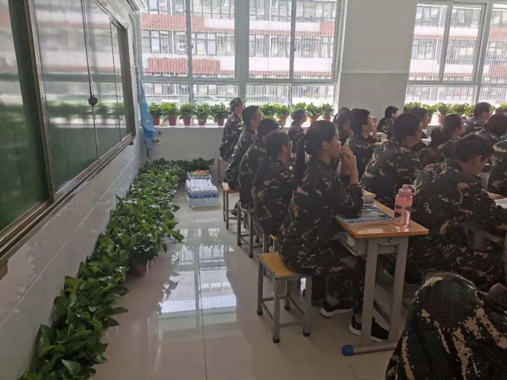 开学一周,南阳一中,五中的新生过的怎么样?家长们这样