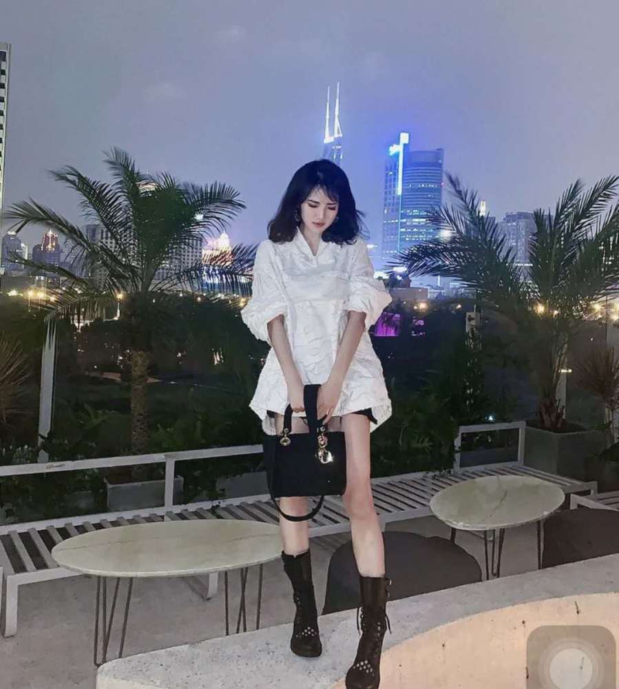 上身名媛下身蹦迪?华为小公主姚安娜大片疑翻车,真少了几分优雅