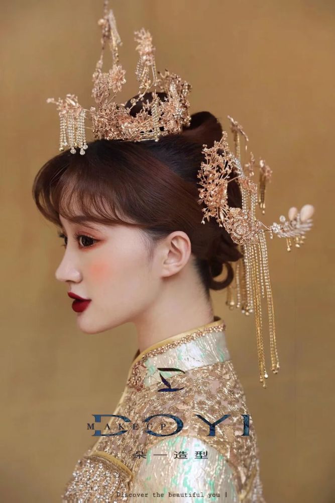 简约新娘造型白纱中式闪闪的仙女风