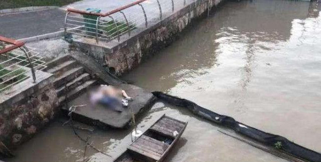 男女相拥沉尸河道疑殉情谁不是一边想死一边又努力活着