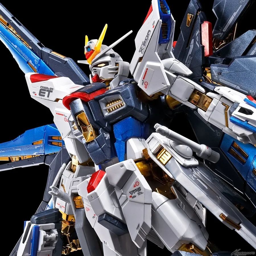 新品:限定 rg 1/144 强袭自由高达钛电镀版