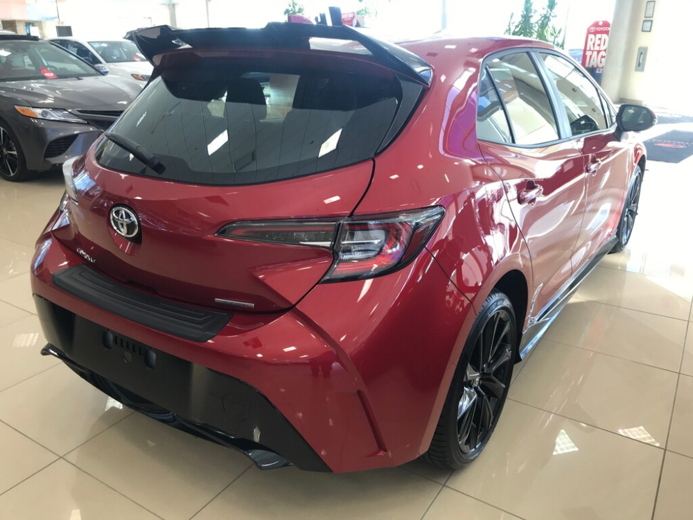 丰田卡罗拉两厢版,定位紧凑型轿车,海外实拍.