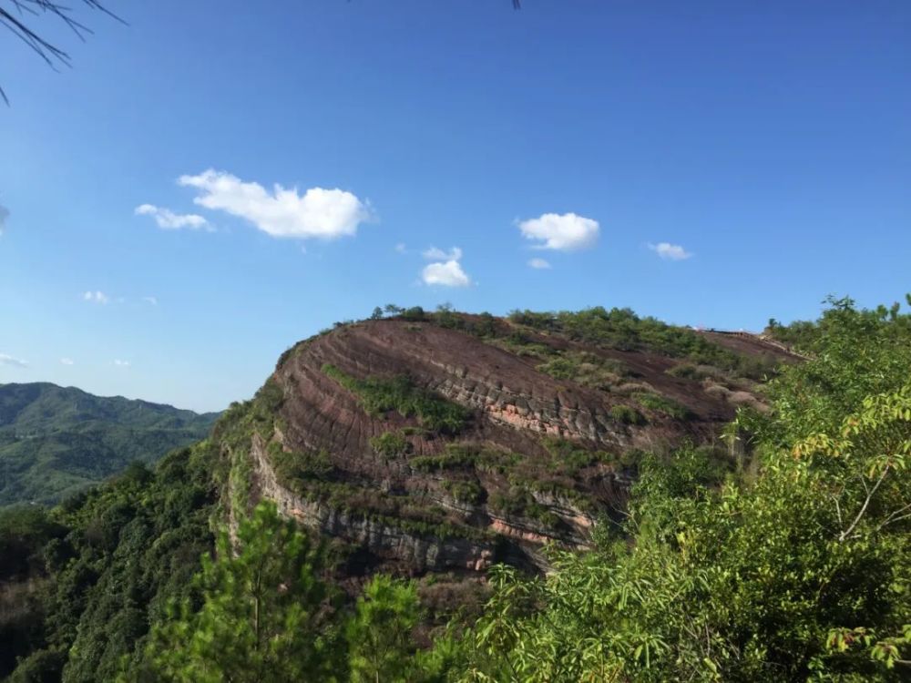 石城通天寨景区踏青赏花正当时